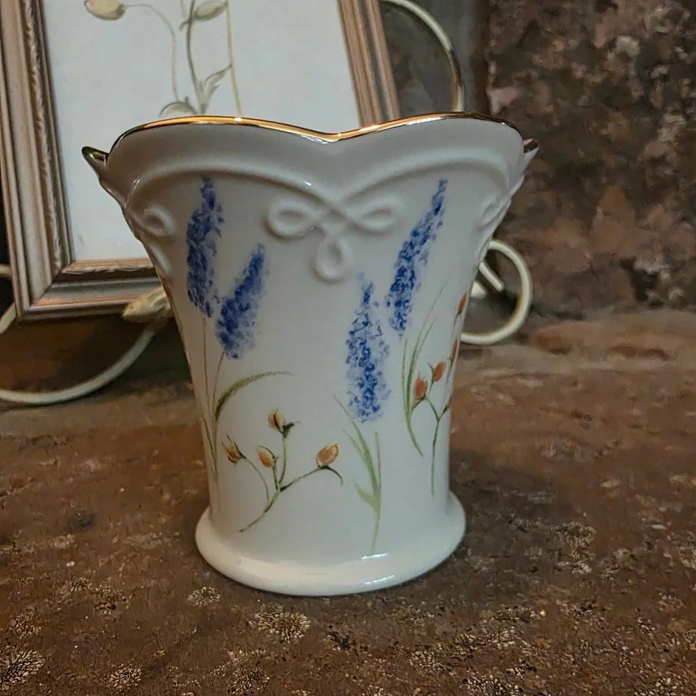 Lenox Ivory China Floral Vase Gold Trim Scalloped Rim Blue Lavender 4.5 Inch